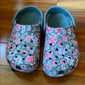 Floral crocs women size 6